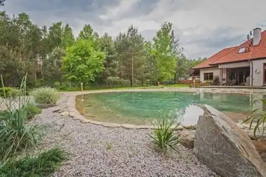 تصميم برك السباحة - أحواض الراتنج الرملي